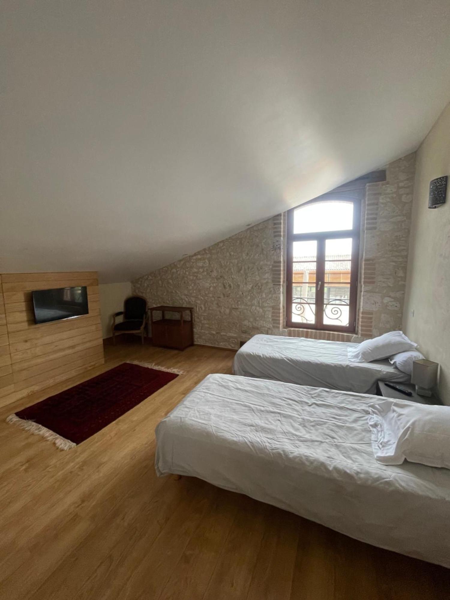Gite Clara - Domaine Du Catalan Aubiet Екстер'єр фото